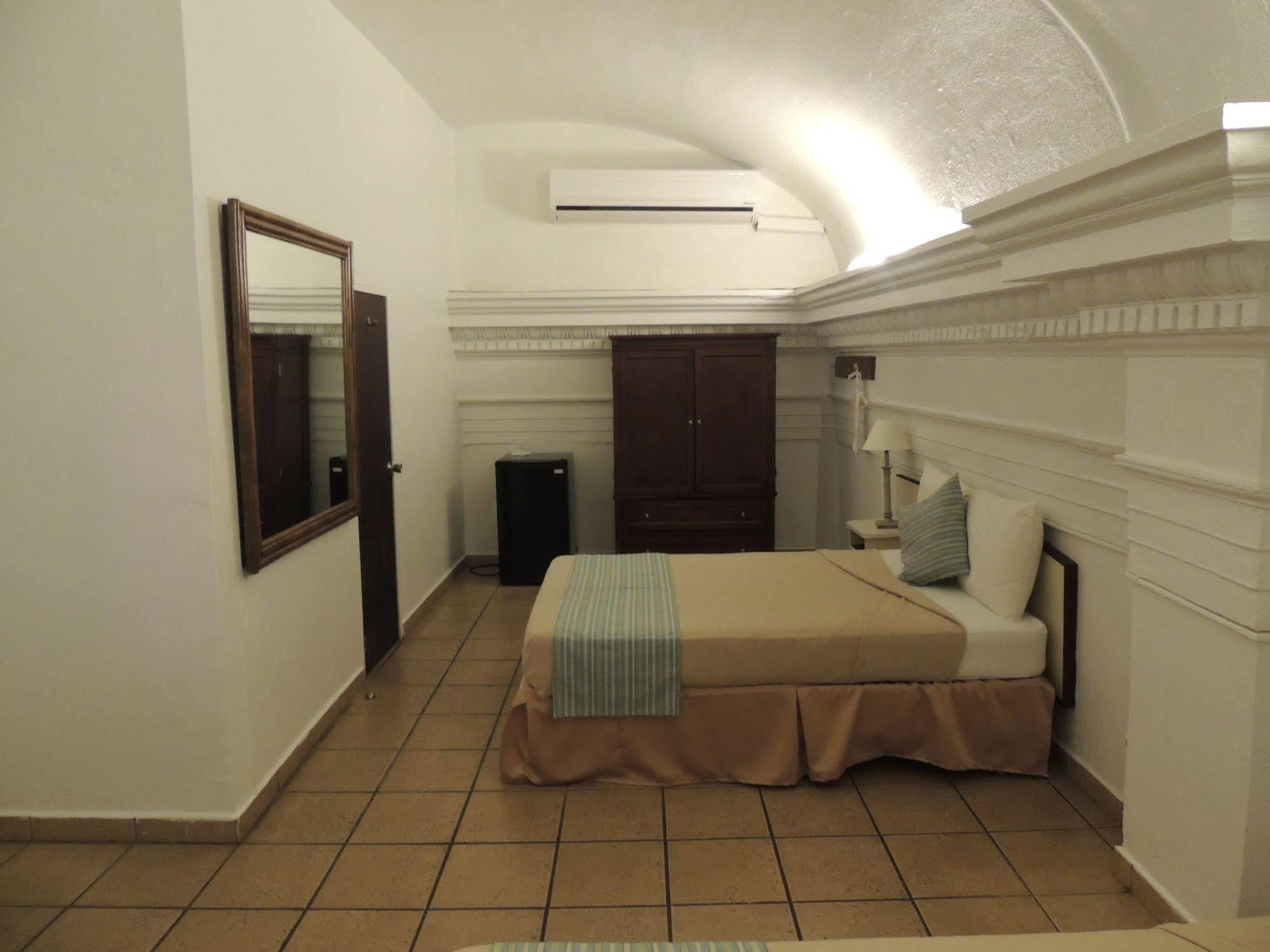 Hotel Colonial 马亚圭斯 外观 照片